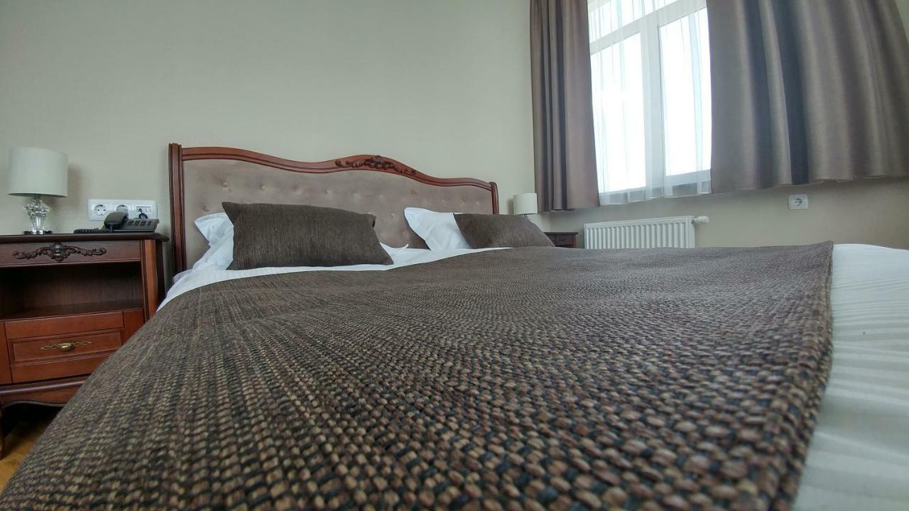 Hotel Meridian Brody Eksteriør bilde
