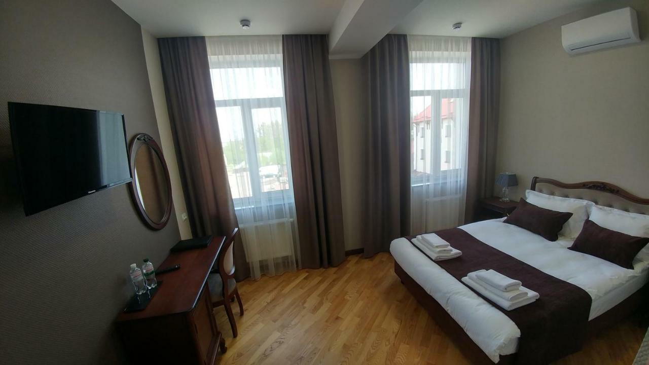 Hotel Meridian Brody Eksteriør bilde