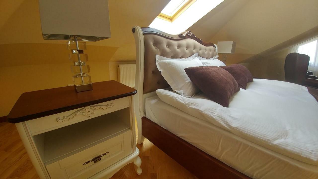 Hotel Meridian Brody Eksteriør bilde