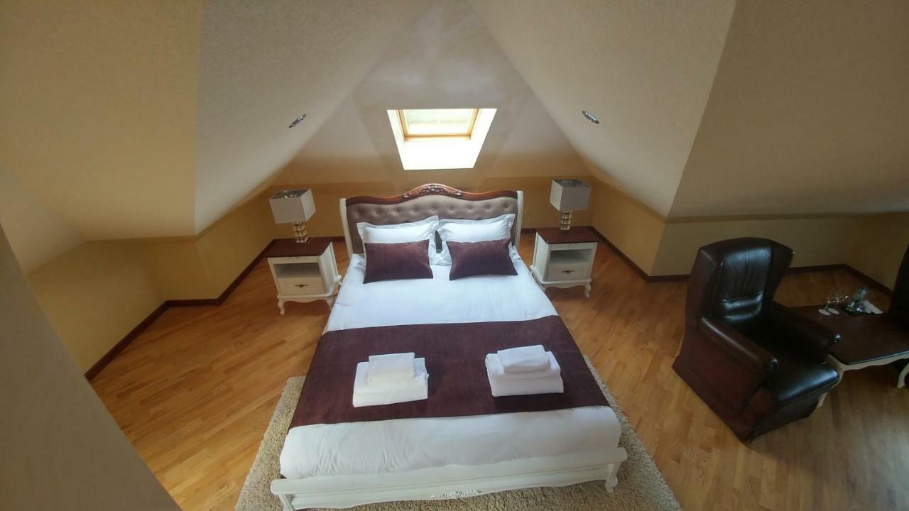 Hotel Meridian Brody Eksteriør bilde