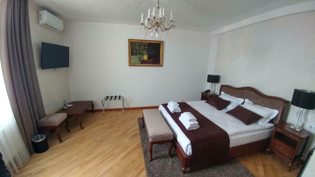 Hotel Meridian Brody Eksteriør bilde
